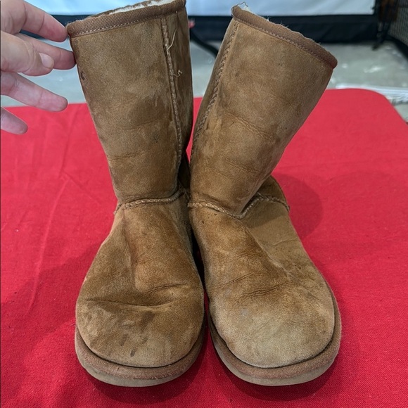 UGG Chestnut Boots - Picture 1 of 4
